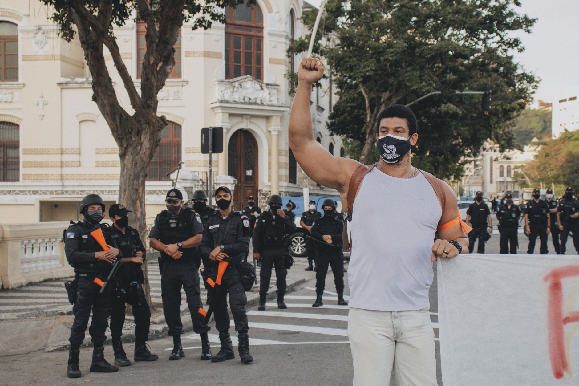 Public Sector Strikes Disrupt Services in Chimbote
